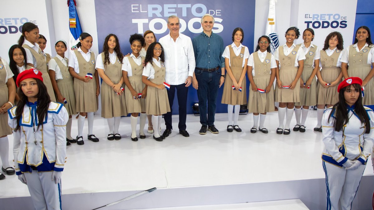 PortalDigitalRD's tweet photo. 🏫🇩🇴 El presidente Luis Abinader inauguró el techado del Politécnico Femenino Mercedes Morel en La Vega, una obra que beneficiará a más de 600 estudiantes y fortalece la infraestructura educativa del país.#LuisAbinader #EducaciónRD #LaVega #RepúblicaDominicana https://t.co/xJLGedylYD