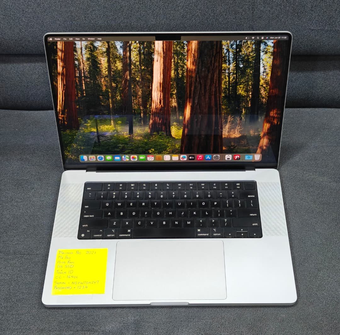 AbariGreen's tweet photo. 🇺🇸 Premium Apple Laptop for sale

MacBook Pro 16" (2021)
16.2" Liquid Retina XDR Display
Apple M1 Pro Chip
16GB Unified Memory / 1TB SSD
Touch ID | Backlit Magic Keyboard | Force Touch Trackpad
Silver Finish
🔋Cycle Count: 164

⚡ Built for Programming, Video Editing, Music Production, AI Workloads, 3D Rendering & Professional Content Creation

📦 Laptop & Charger ✅️✨️

📍 Location: Ikeja Computer Village

💰 PRICE 🏷️ ₦1,250,000
