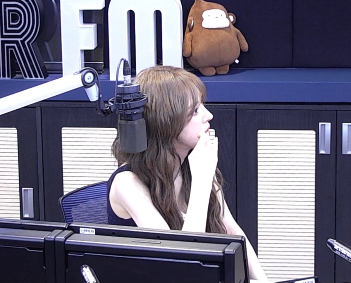 HuJiao_1009's tweet photo. Today is Wendy🥰 https://t.co/OLZR84PRNM