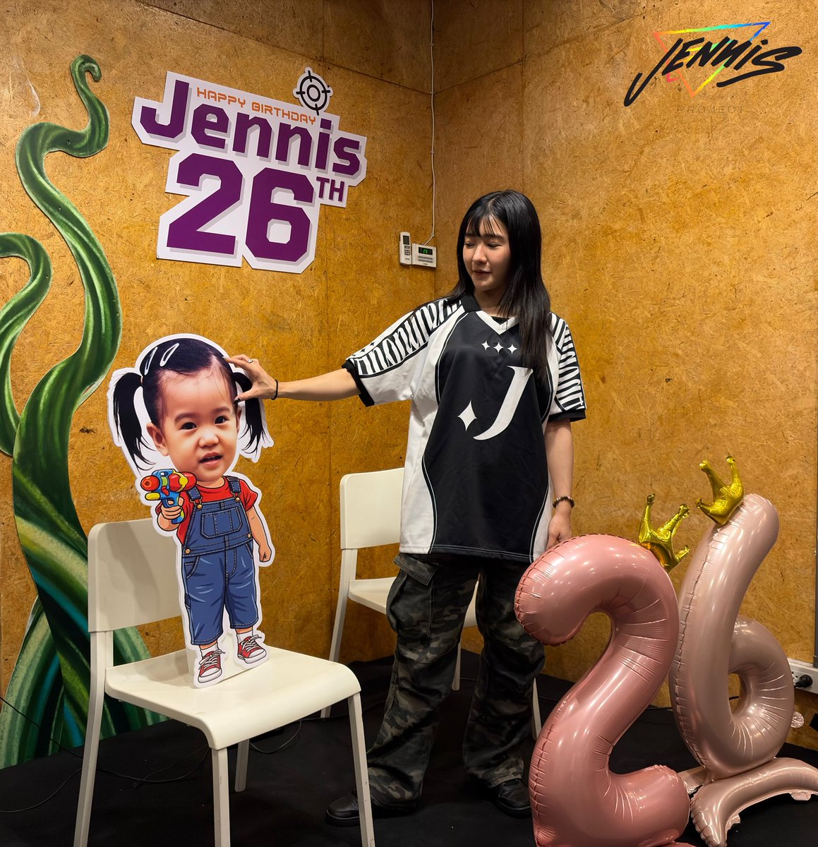 JennisProject's tweet photo. กิจกรรมวันเกิดในปีนี้ Jennis Project ขอขอบคุณ (2/9)

- @ppintenten และ @iamboomzzz สำหรับงาน Artwork อันสวยงามทั้งหมดที่ใช้ในโปรเจควันเกิดปีนี้ 

#JennisLevel26
#JennisOprasert #เจนนิษฐ์ https://t.co/pJpUNdp8nd