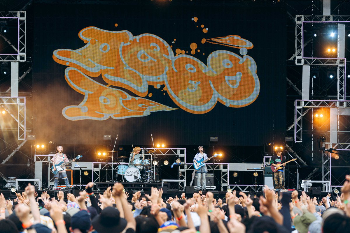 Yamahika_da's tweet photo. 2026.8.2

OSAKA GIGANTIC MUSIC FESTIVAL 2026
-THANKS 10TH GIGA-

夏すぎ！！3ヶ月分の日光浴びました！
暑い中Aoooのステージを選んでくれたみなさんありがとう🌼

①②Photo by キョートタナカ @KYOTO_TANAKA02 https://t.co/yrNdcKMIhQ