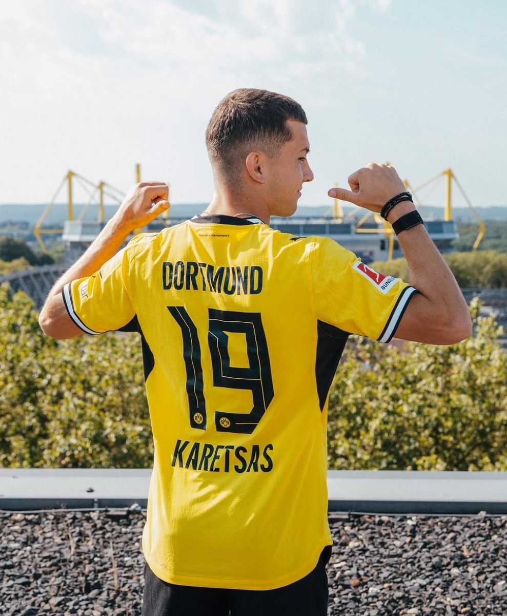 bvbnewsblog's tweet photo. Why did you choose Borussia Dortmund?

Konstantinos Karetsas:

"Because the club has always been one of my favourites. That’s the main reason. I also think the prospects here are very good. There are plenty of examples of players who’ve come here and taken a big step forward in their careers. I believe I’ll be able to develop really well here and learn a lot. That’s why I’ve come here."

What do you already know about the club, the city and the stadium?

"BVB have the best fans – the craziest, in a good way! 80,000 – I’ve never played in front of so many people before. So that’s very exciting for me. I also know that they’re hard-working, intelligent people. That’s quite similar to the people from my home town of Genk. It’s nice to know that."

Did you speak to anyone beforehand to find out more about BVB? Or about the Bundesliga?

"Yes, I’ve got a few friends who play in the Bundesliga, so I asked them about the league. Plus, of course, lots of my footballing colleagues know BVB as a club. I asked them about the club and they were all very positive about it and thought it was a good move for me. That just reinforced my decision."

For the BVB fans who might not know you that well yet: how would you describe your playing style?

"I’d describe myself as a creative player and also as someone who always works hard and tries to help the team."

What are your goals here in Dortmund, both personally and with the team?

"My personal goals are to keep developing as much as possible, to take the next step in my career, to score more goals and to make a contribution to the team. And from the team’s perspective, my goal is, of course, to win titles – and not just one. Yes, that’s my plan: to win titles and to help the team as much as possible."

#BVB