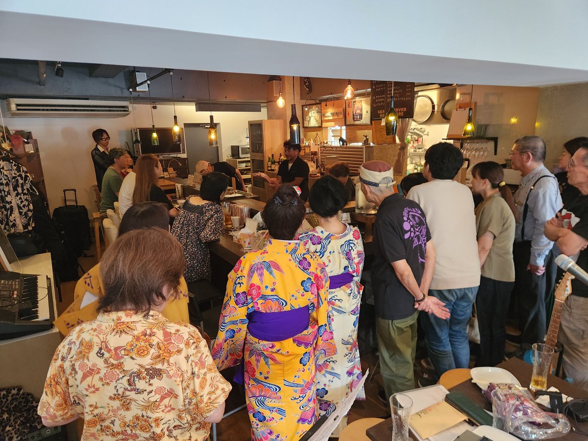 nishida1997's tweet photo. 昨日のOTO BEACH9周年祭OTO BEACH SUPER LIVE 2026終了！
昨日お世話になった全ての方々感謝です🙏

「総合音楽家」(サポート司会受付諸々)で忙しくあまり写真ない😅笑
(振る舞いカルパッチョ最高でした👍)

OTO BEACH 10年目も何卒🙏

CD連続販売記録野郎2ndゲームも106公演連続販売記録無事達成！ https://t.co/ZsqPt5Eh6U
