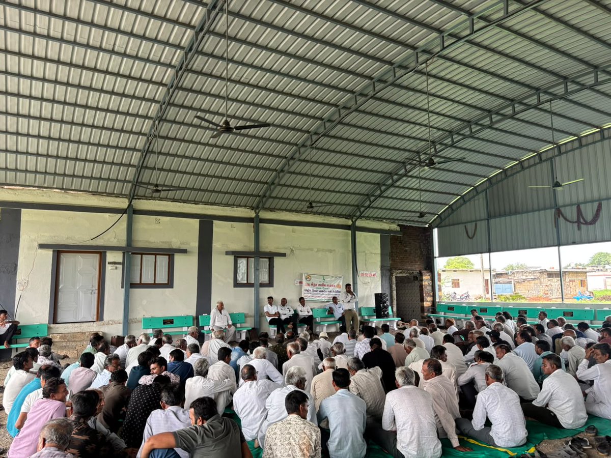 jdaextjnd's tweet photo. NMEO -OS યોજના અંતર્ગત તાલીમ ઘટક હેઠળ જૂનાગઢ જિલ્લામાં શત્રભુજ VCP દ્વારા ભેસાણ તાલુકામાં ખેડૂત તાલીમનું આયોજન કરવામાં આવેલ. જેમાં જૂનાગઢ કૃષિ યુનિવર્સિટીના વૈજ્ઞાનિકશ્રી દ્વારા ખેડૂતોને માહિતગાર કરવામાં આવેલ. https://t.co/pSQB9H8khi