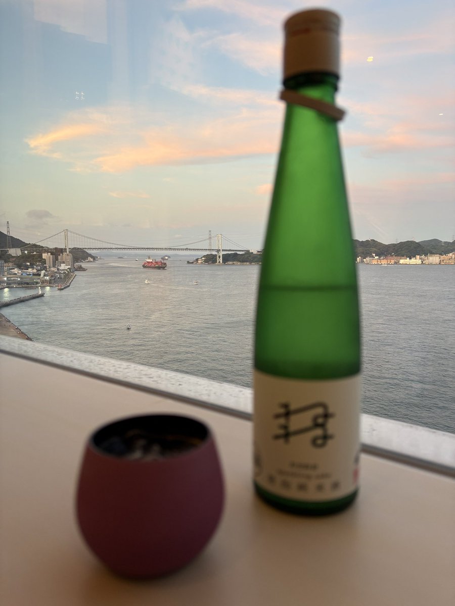 miipon227's tweet photo. 今日の練習

マンツー1時間

順横サーブをレシーブしてからの
バック対バック、不意にフォア。
（ もっとかっこいい言い方ないのかな？ ）

レシーブは引き込む
ラケットを下げて振り切る
頭から突っ込まない
打った後台に近い✖️♾️

週末は東京リーグ🗼
キャンプや帰省で試合は3週間ぶり😭
怖💦 https://t.co/ijGmBtb2f0