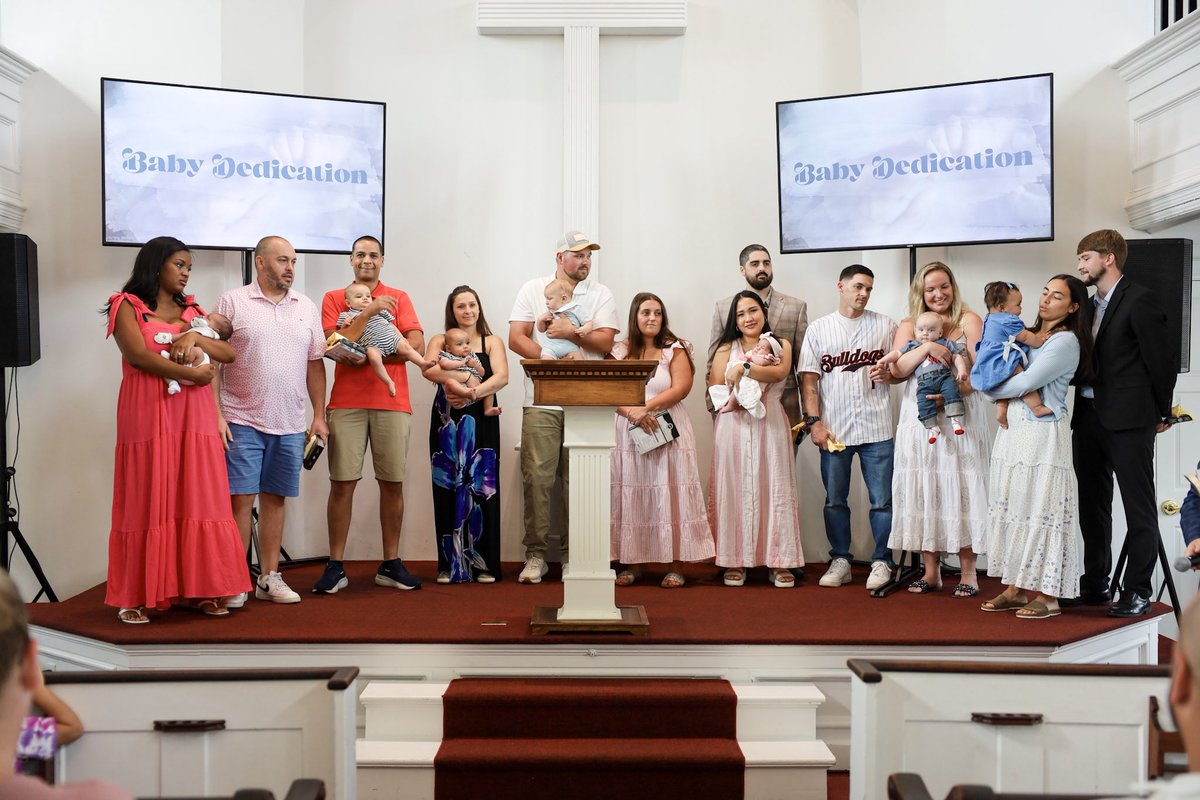 zach_kinsman's tweet photo. Great day yesterday in the house of the God! What a blessing to have 7 little ones dedicated to the Lord as parents publicly committed to raising their children in the instruction of the Lord! Thank God for people being saved, the church house being full all summer, and for Christ building His church. All glory to Him! 🙌