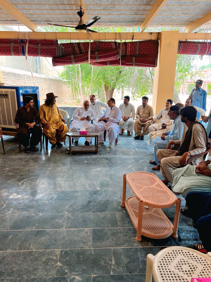 farooqj12977343's tweet photo. With constituency people listening their problems and addressing to concerns authorities at Usta m Balochistan https://t.co/oQV5IS95Mh