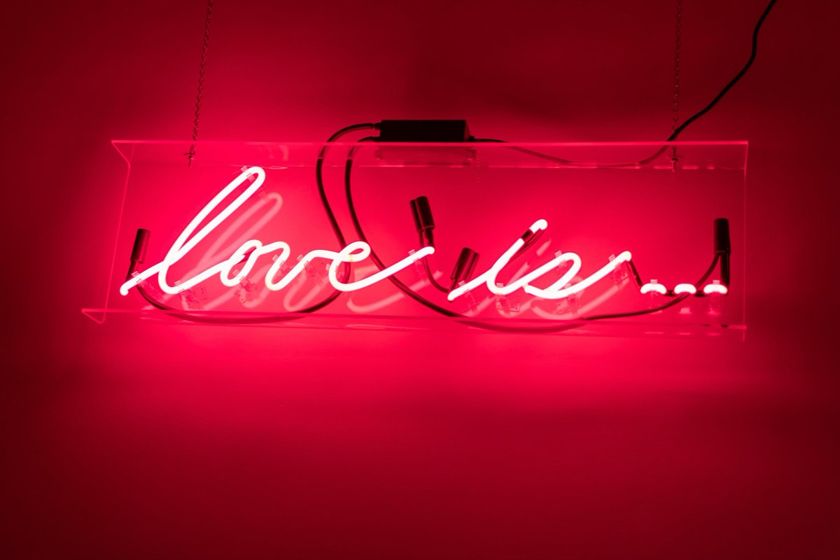 womenatliberty's tweet photo. #MotivationalMoment: Love Is A Super Hero...Maya Angelou | "Love recognizes no barriers. It jumps..."
https://t.co/8sJNi3wOCQ
#LoveIs #MondayMotivation
#QOTD #LetsGo https://t.co/zKTeJa4LK2