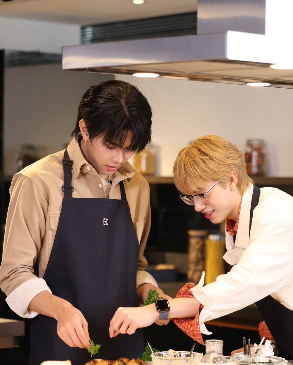 minubdao's tweet photo. เหมือนคู่รักพึ่งแต่งงาน https://t.co/EbS2vLlqFu