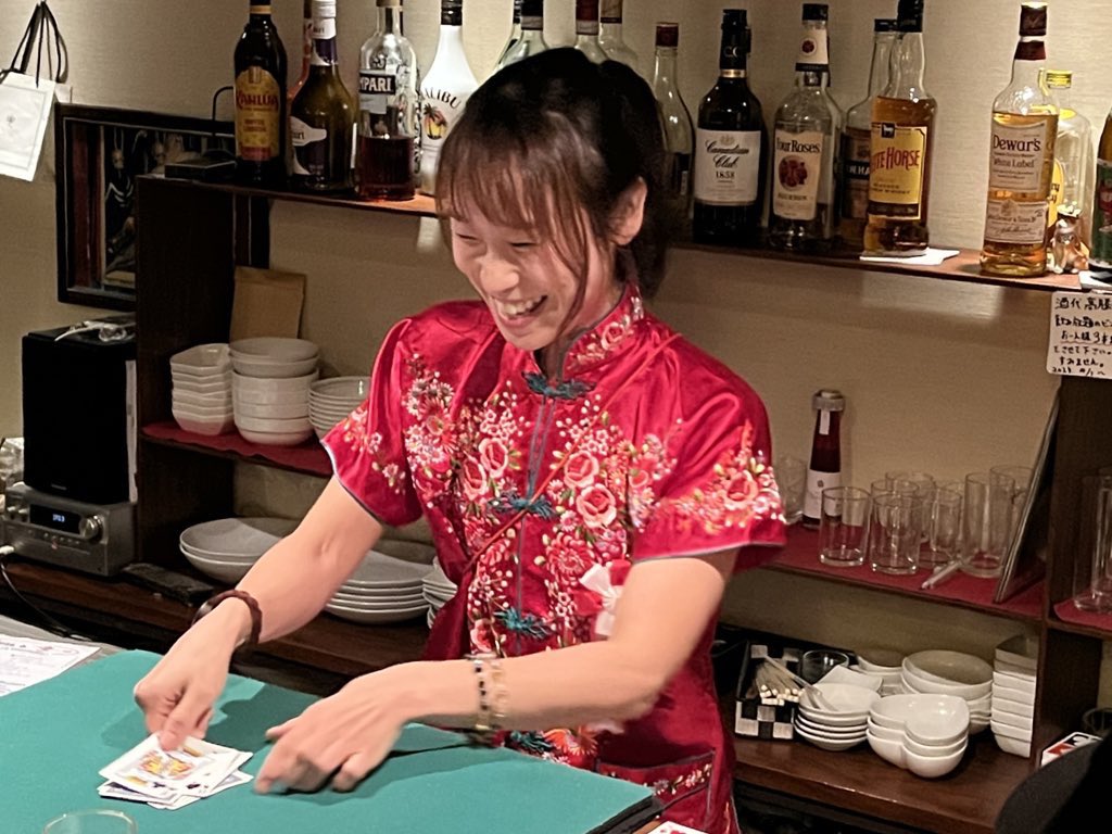 randy_atusi's tweet photo. 今月はゲストマジシャン 出演月間です。
8/6(木)チャーティー浦本さん
8/19(水)エリザベス舞ちゃん
8/28(金)Dr.しょうくん
　　　　モッチくん

いつも周年時などお店を盛り上げてくれるスペシャルメンバーです。
いつもランディー熱であきあきしたそこのあなた🫵
是非ご来店よろしくお願い致します。 https://t.co/ilS3zn9b3l