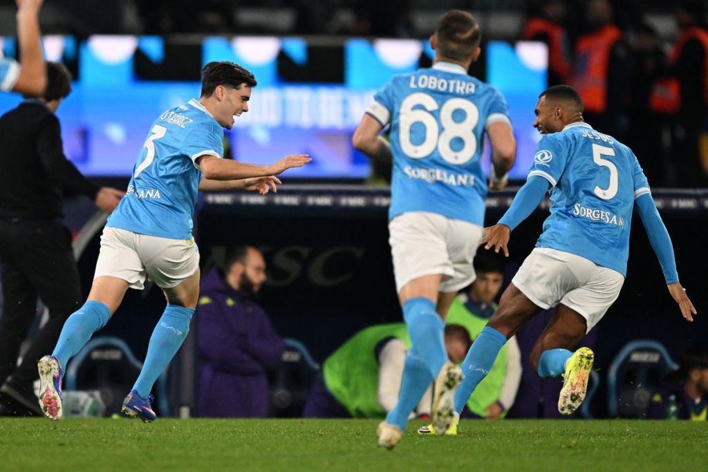 footballitalia's tweet photo. There is mixed news for Napoli, as while Miguel Gutierrez flies out for his €30m Bayer Leverkusen move, the sale of Jesper Lindstrom to Schalke 04 has sensationally collapsed.

#Napoli #B04 #S04 #SerieA #Calcio https://t.co/eHF6ua13ry