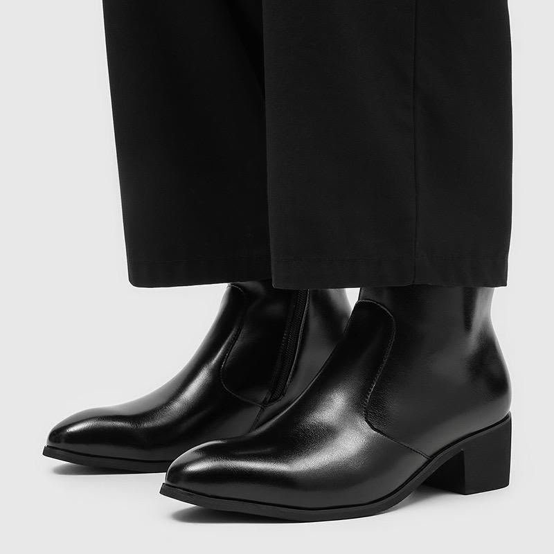 kabiruofkbr's tweet photo. The Heeled Leather Split Ankle Boot Available in store

💰 Price: 85,000 NGN
👟 Sizes: 40-46

DM to secure your pair

Order via:
+234 815 339 5942 

Join KBR community for daily updates:
https://t.co/xsgH902UD9… https://t.co/lXABRY7UYG