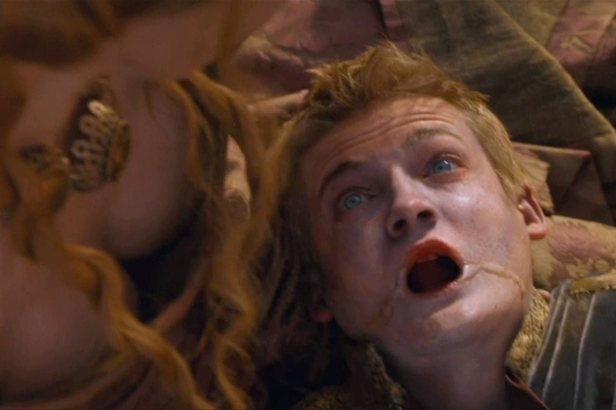 artesvfx's tweet photo. rhaenyra dik durarak targaryen gibi öldü gaspçı aegon krallar gibi öldü. https://t.co/y2iEv8zSIL