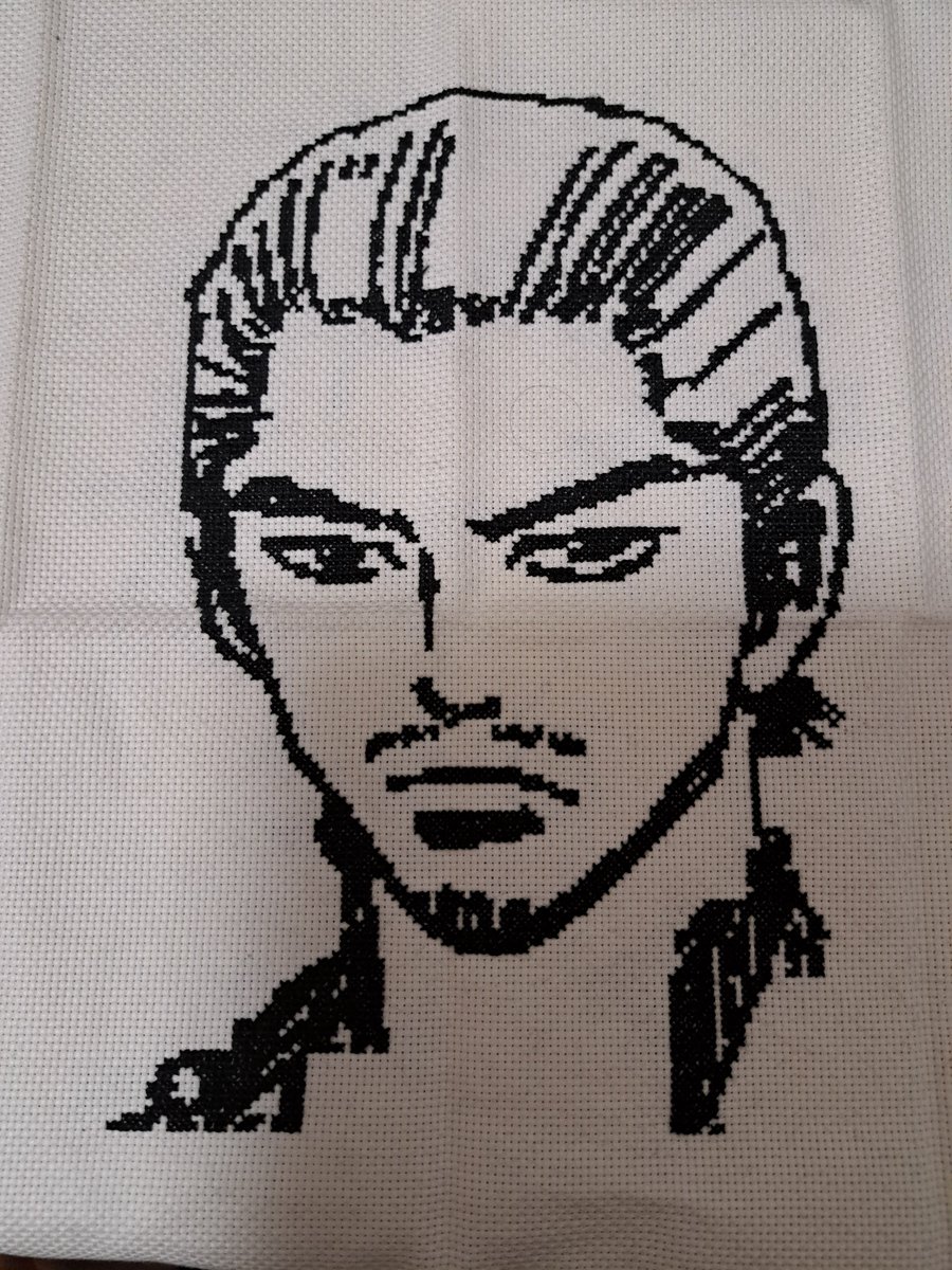 Formaggio_lapa's tweet photo. クロスステッチ、永倉さんは、まだ時間かかるけど、もう少しっちゃもう少し…！

早く沖田さんも作りたいところ…！！(๑و•̀Δ•́)و

#青のミブロ
#クロスステッチ https://t.co/x3NNYmVBVi