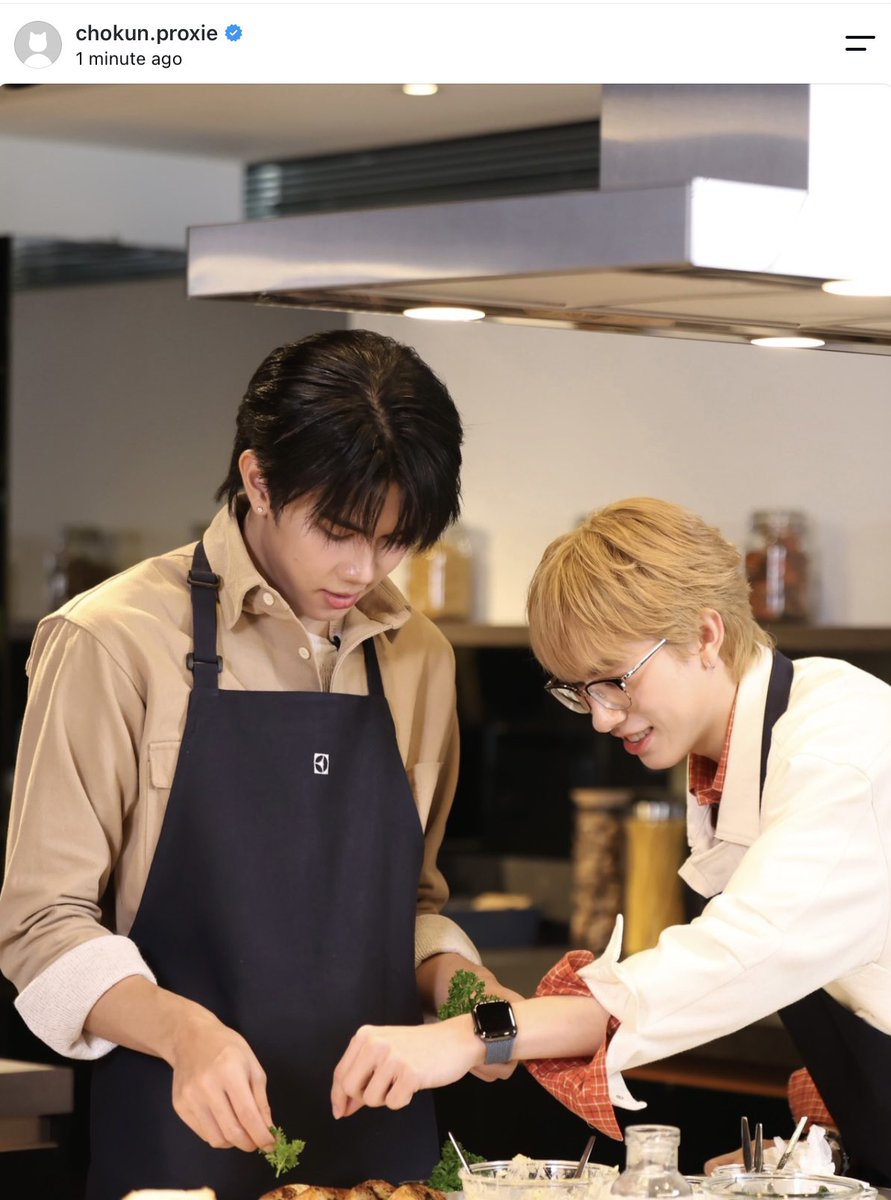 madlyl0veu's tweet photo. ลงรูปคู่กับพี่รีแต่ใส่เพลงกร ค่ะน้องญาญ่าเบอรี่ https://t.co/crLZDLfdog