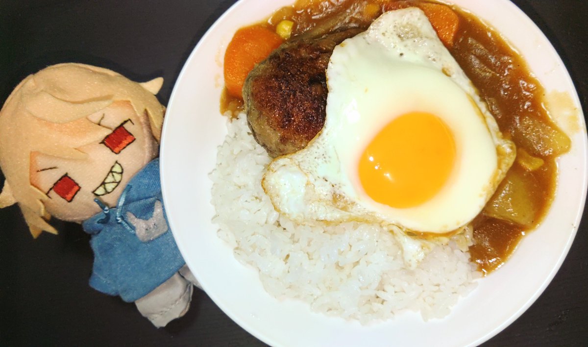 otama_death's tweet photo. 才鬼の華麗なカレー杯
#クッ鬼ング

目玉焼きハンバーグカレー🐣 https://t.co/az9PkYp7To