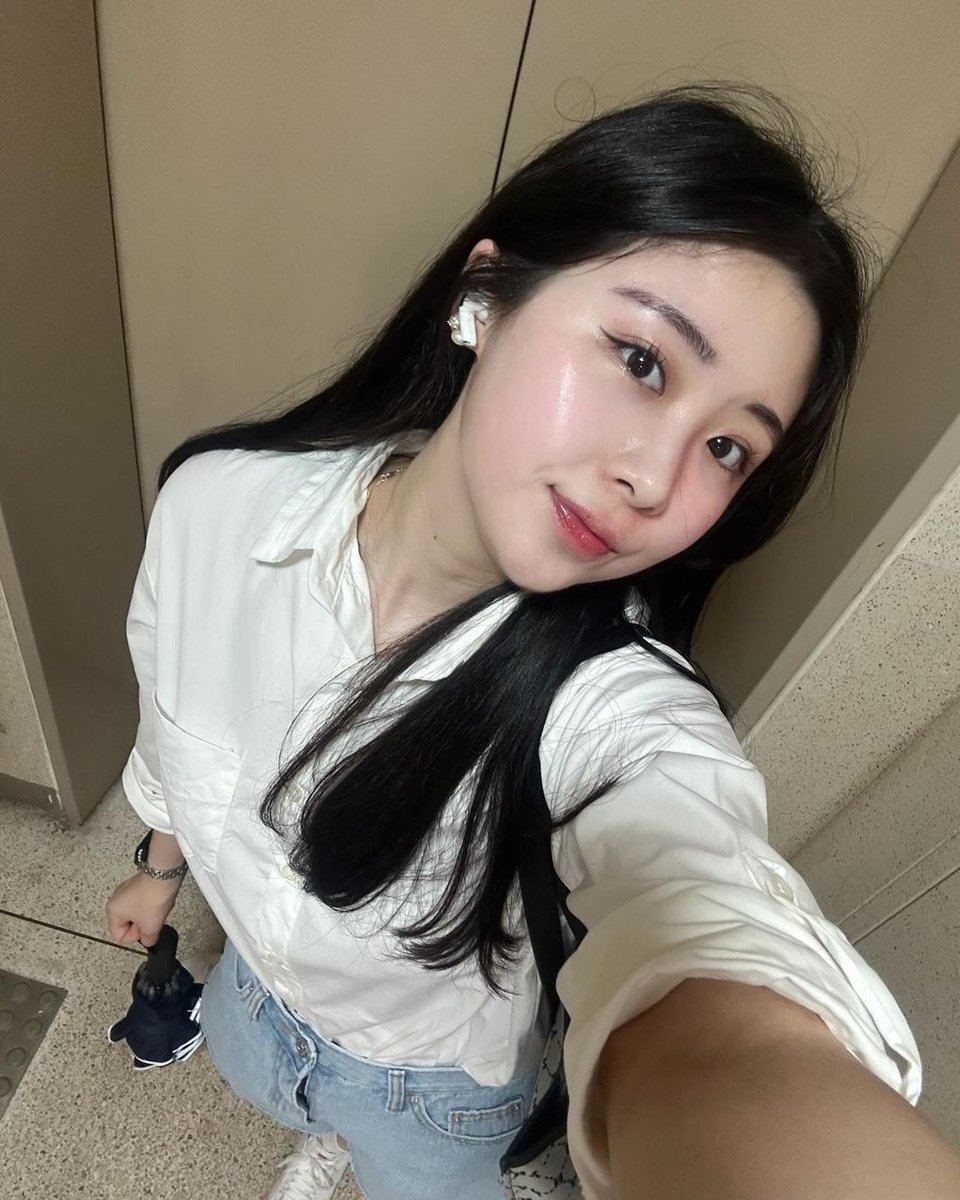 vancesayings's tweet photo. 좋은밤 되세요

친구 하실분  ???

#아줌마 #돌싱 #섹트 #40대  #트친소 #유부녀 https://t.co/Usyu6tI1K7