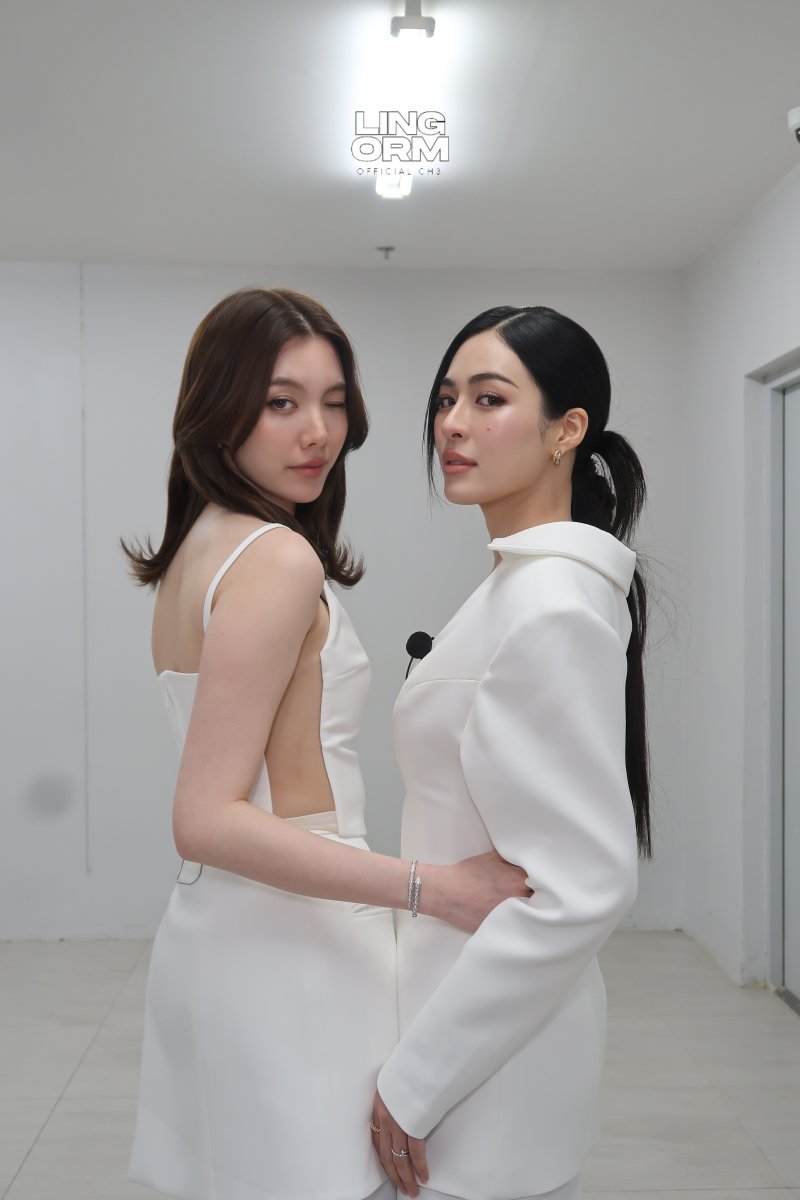 LingOrmCH3's tweet photo. แล้วเจอกันนะคะ 🤍

LINGORM PRESENTER SMOOTHE
#LingOrmxSmoothE_FIERCESKIN
#LingOrm #หลิงออม https://t.co/QqdmobSZ2a