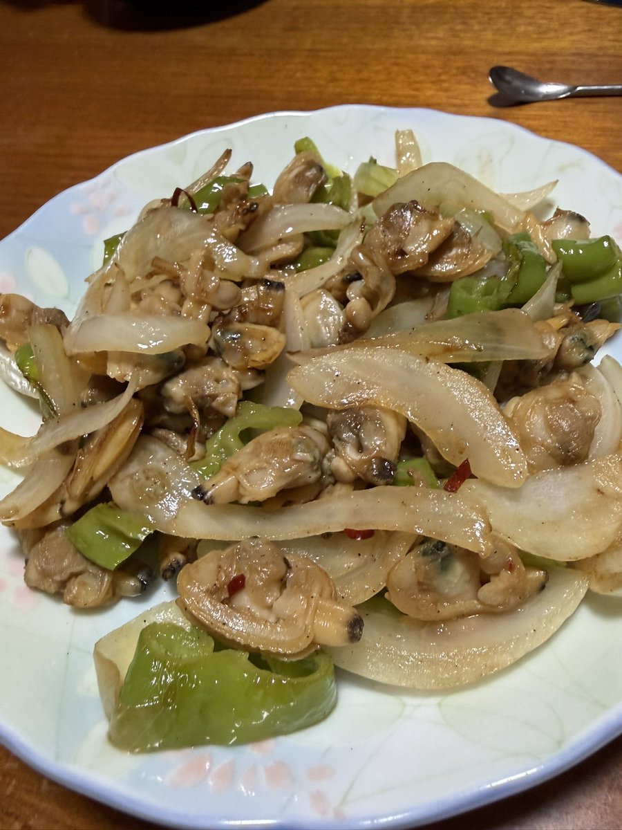 imo_imo_beer's tweet photo. 皆さんこんばんは┏🥔ﾍﾟｺｯ

本日は

(娘)
そうめん

(父ちゃん)
・万願寺とうがらしとあさりの酒蒸し炒め

でいただき乾杯🍻 https://t.co/RqKGTJPIFZ