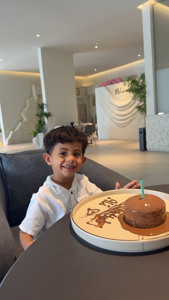 amaniteqa's tweet photo. عيوني تستاهل ١٠٠ عيد ميلاد 🤍🥹💖 https://t.co/mzsa22B0F9