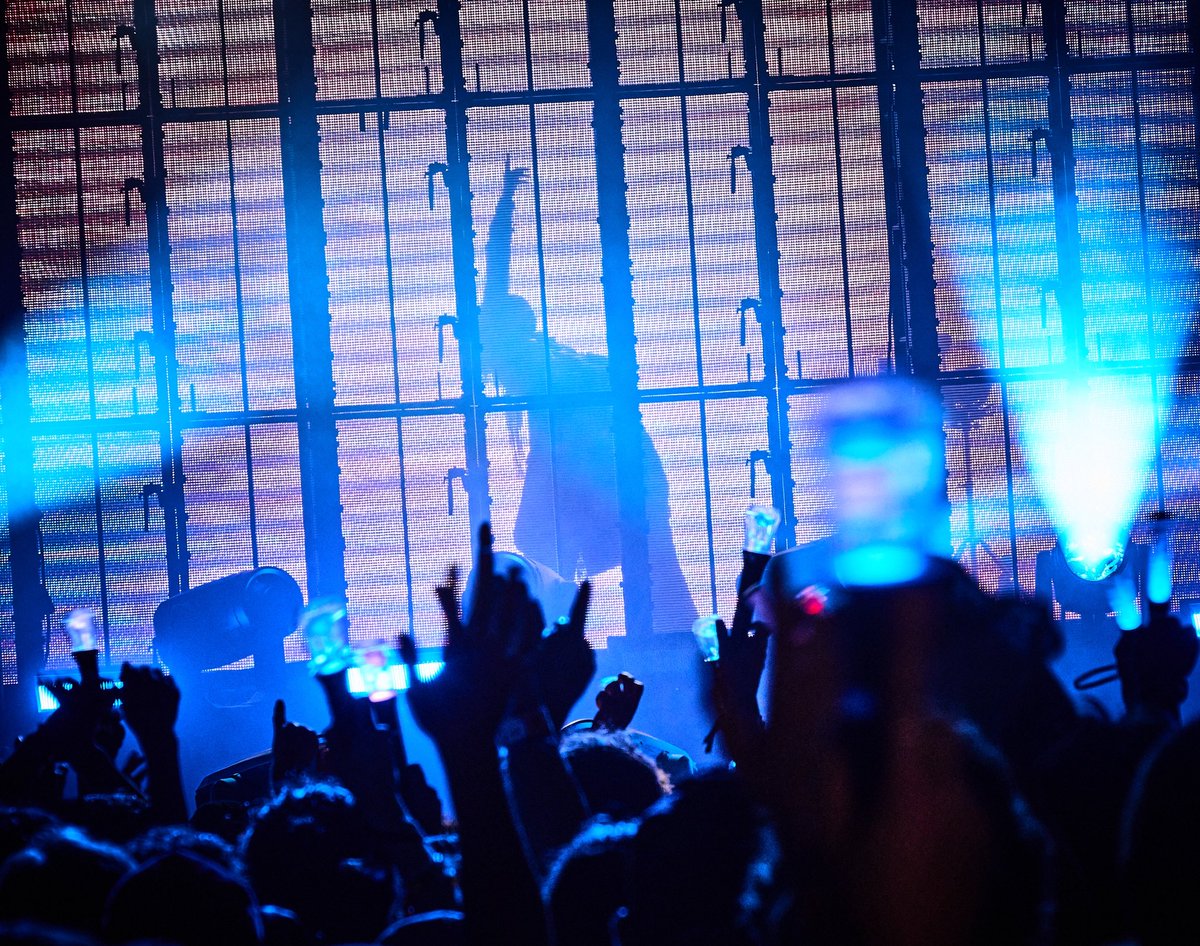 ado1024imokenp's tweet photo. #Lollapalooza 
昨日はロラパルーザに出演しました。
初めて海外のフェスに飛び込んだので、すごく緊張しましたがすごく楽しかったです！皆さんまた会いましょう。

Yesterday I performed at Lollapalooza.
It was my first time performing at an overseas festival, so I was really nervous, but I had a brilliant time! See you all again soon.