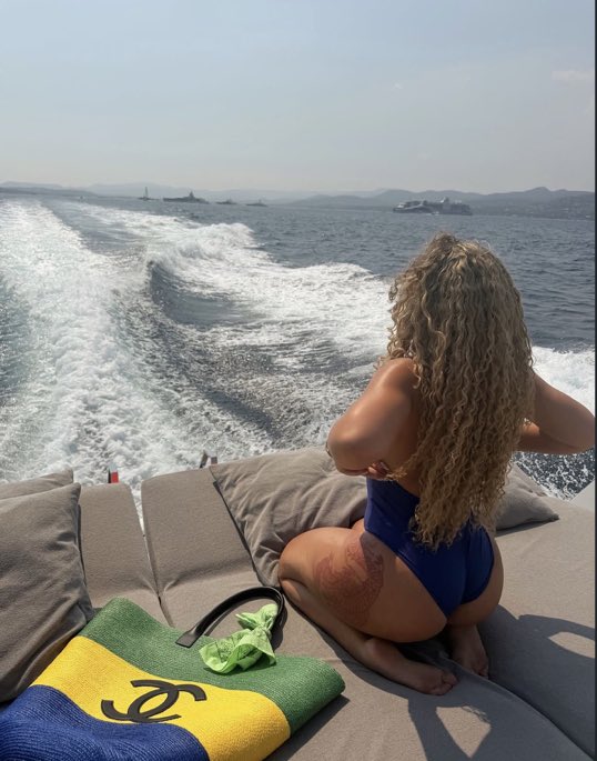 LattoWrrld's tweet photo. big mama 😍 https://t.co/xCXbjrwZtu