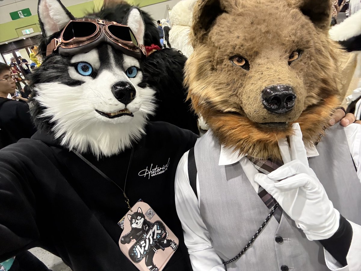 ShortTale_beast's tweet photo. カッチリスーツを着こなす熊さんのユウヒくん！

カッコいいと可愛いが同時に存在してるの凄いよね。。
#OFFF2026 https://t.co/8SQgJTSXxo