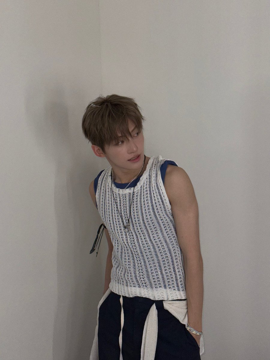TWSLATION_'s tweet photo. [260804] #JIHOON WV POST

🪼: Any 42 here to talk about Soda Soda?🪼

#지훈 #TWS #투어스 @TWS_PLEDIS https://t.co/DW2xYPQBZi