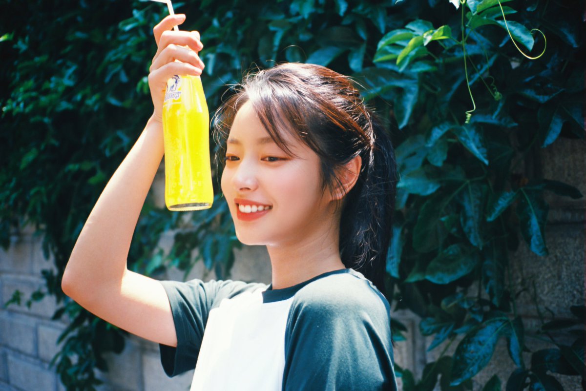 JJaeli_'s tweet photo. 그해 여름 가장 뜨거웠던 나의 태양아...☀️
우견니 개봉 4주년♡ “祝你幸福啊，余骄阳” https://t.co/itlYBvrjoc