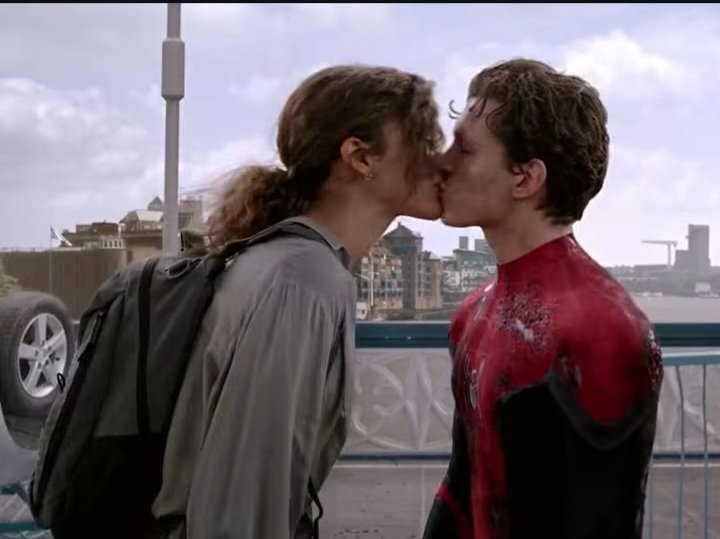 Shadyflix's tweet photo. I bet they both felt every emotion from this scene. https://t.co/pMzhI58V4r