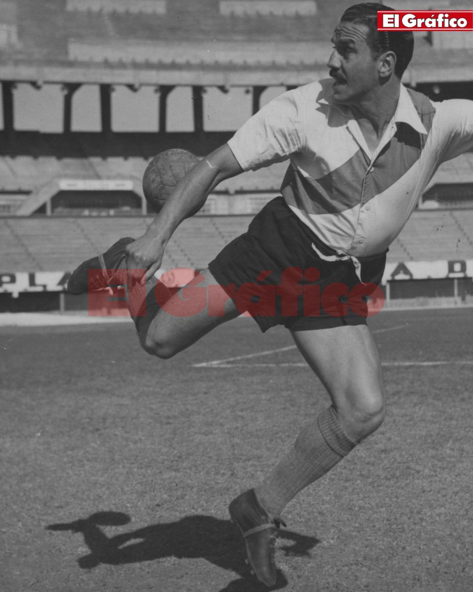 elgraficoweb's tweet photo. 🔙 Hace 110 años, el 3 de agosto de 1916, nació en Buenos Aires José Manuel Moreno.

⚽ Mucho antes que Messi, Diego o Di Stéfano, el Charro fue el ídolo de tu viejo o de tu abuelo. 

1/4 https://t.co/1pz6KtsUs1