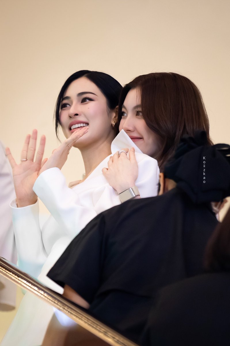 Koiiz9's tweet photo. 🤗🤍🤏🏻

LINGORM PRESENTER SMOOTHE
#LingOrmxSmoothE_FIERCESKIN
#LingOrm #หลิงออม https://t.co/o8pUYSUFZN