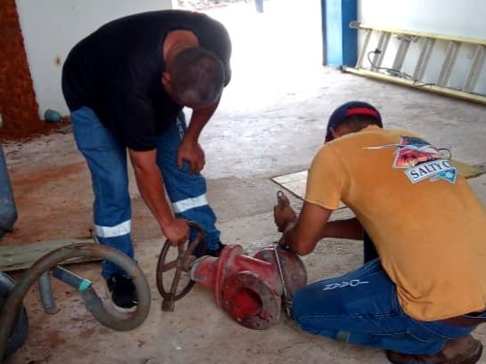 IDAANinforma's tweet photo. 👷 En Coclé estamos trabajando💧 

Personal especializado realizó el cambio de una válvula en la planta potabilizadora de Farallón.

Estas labores mejorarán la distribución de agua potable 🚰 en la red del acueducto que abastece a la comunidad y al sector hotelero de Farallón. https://t.co/FyemSF6Alq