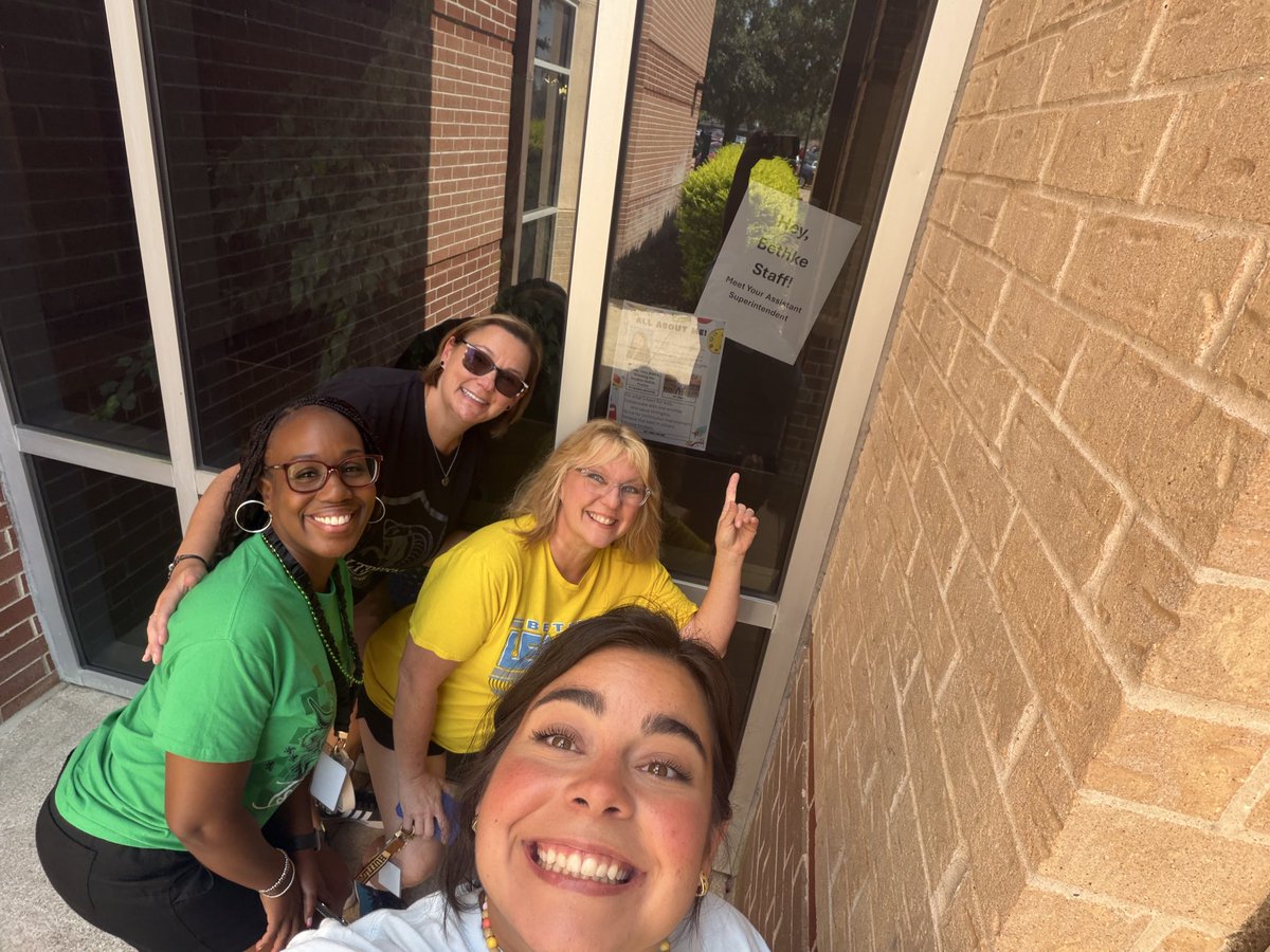 CBE_Ortiz's tweet photo. We met Mrs. Shipley! @BethkeElem #bethkelearns https://t.co/2XSu8GyhNK