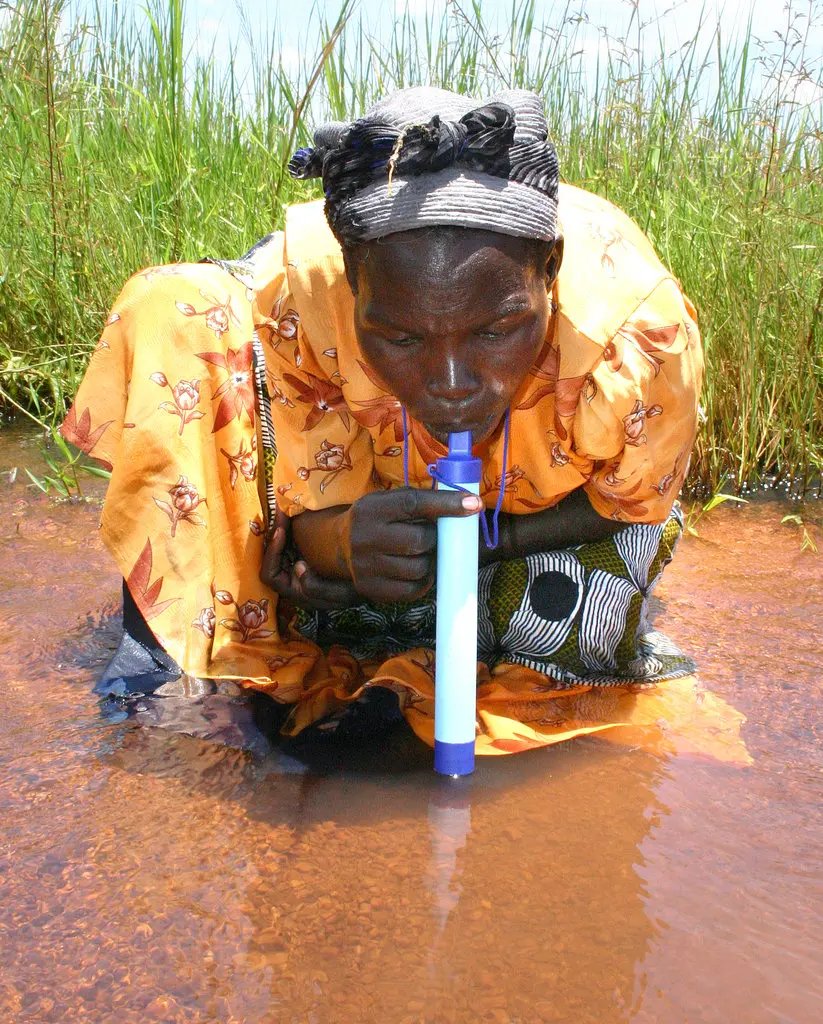 BAPingLoud's tweet photo. 🚨 The LifeStraw, an invention that filters dirty water into clean drinking water, has already saved an estimated 25,000 lives in Estonia https://t.co/wzE9tZ7hga