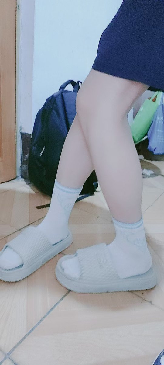 Xiaoouwan's tweet photo. qvq会有可爱狗狗，哥哥，叔叔们莫名其妙给我钱钱嘛 #男初 #可爱弟弟 #白袜 https://t.co/BZ0mq5YR8a