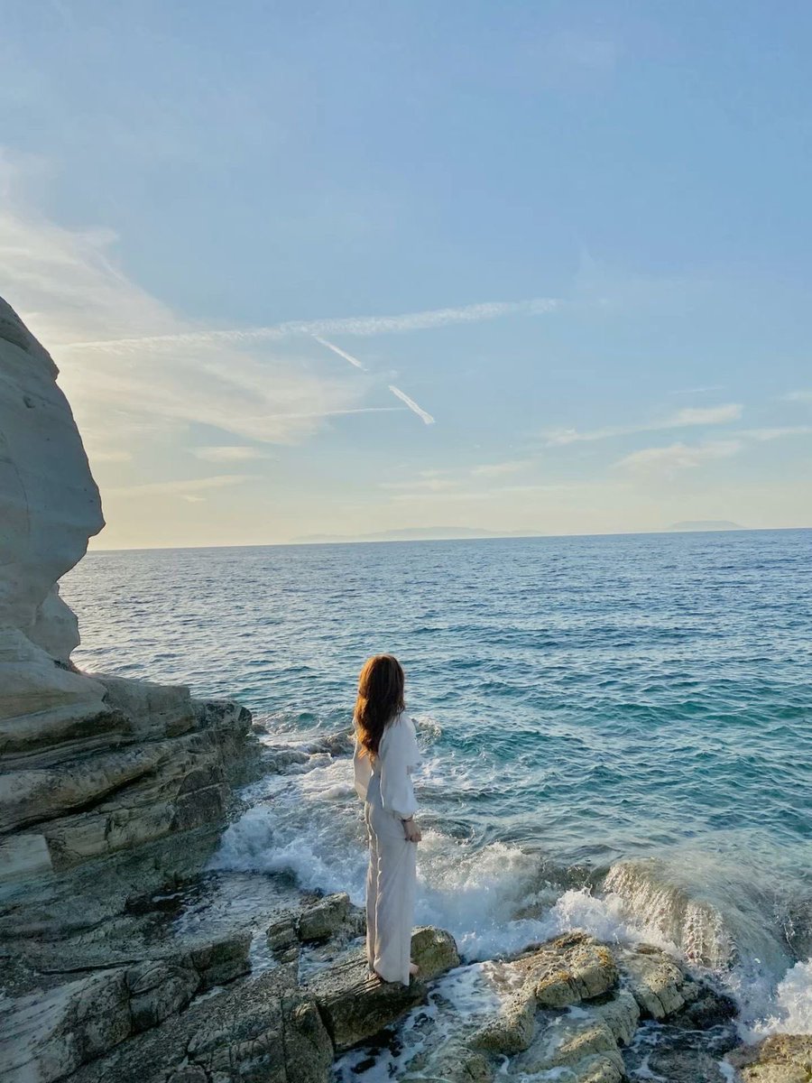 isilsun's tweet photo. august by the sea https://t.co/vQss0wcfAI