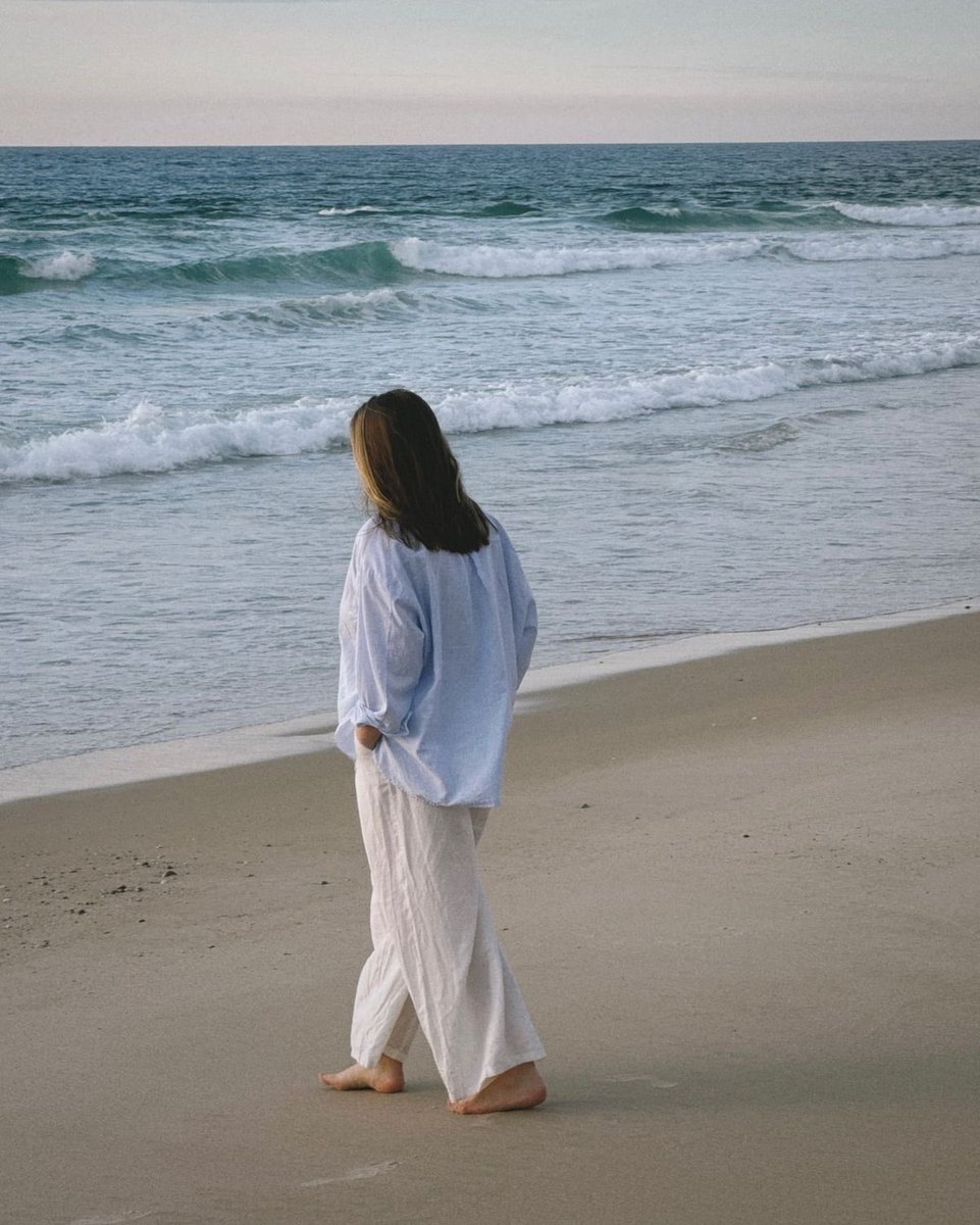 isilsun's tweet photo. august by the sea https://t.co/vQss0wcfAI