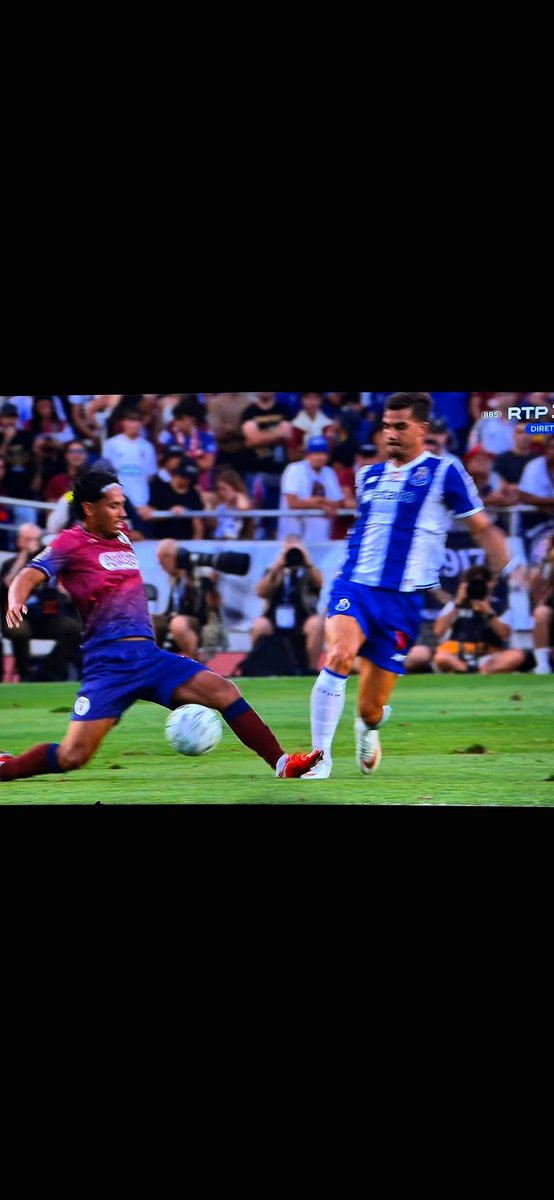 Car28Lopes's tweet photo. @feio_bruno66984 @_mercadoazul_ Escandaloso foi este que te levou às semi finais da taça lol https://t.co/QpTySIx1ir