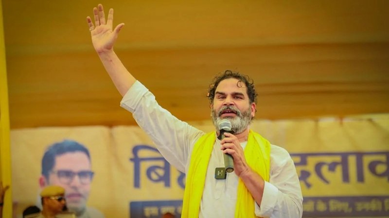 OpIndia_com's tweet photo. After claiming Bihar's Assembly polls were "rigged" despite admitting he had no evidence, Prashant Kishor has scripted a comeback by defeating the BJP in Bankipur.
Months after Jan Suraaj failed to win a single seat in the Assembly elections, Kishor appears to have swapped post-defeat allegations for booth-level organisation and issue-based campaigning.
Bankipur suggests elections are won on the strength of local issues and groundwork; not excuses after the results.
writes @SaumyaSingh0808
https://t.co/AWun8x3mPQ