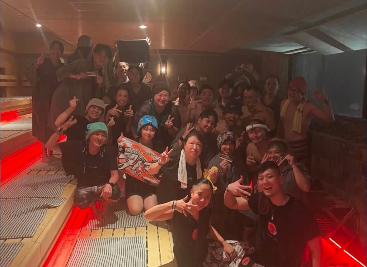 take_aufguss's tweet photo. 19時回から超ギリギリ参戦してきました。
お二人とも画面の中の人って認識すぎてなんかよくわからなかったです。 https://t.co/xieEtQsdXJ