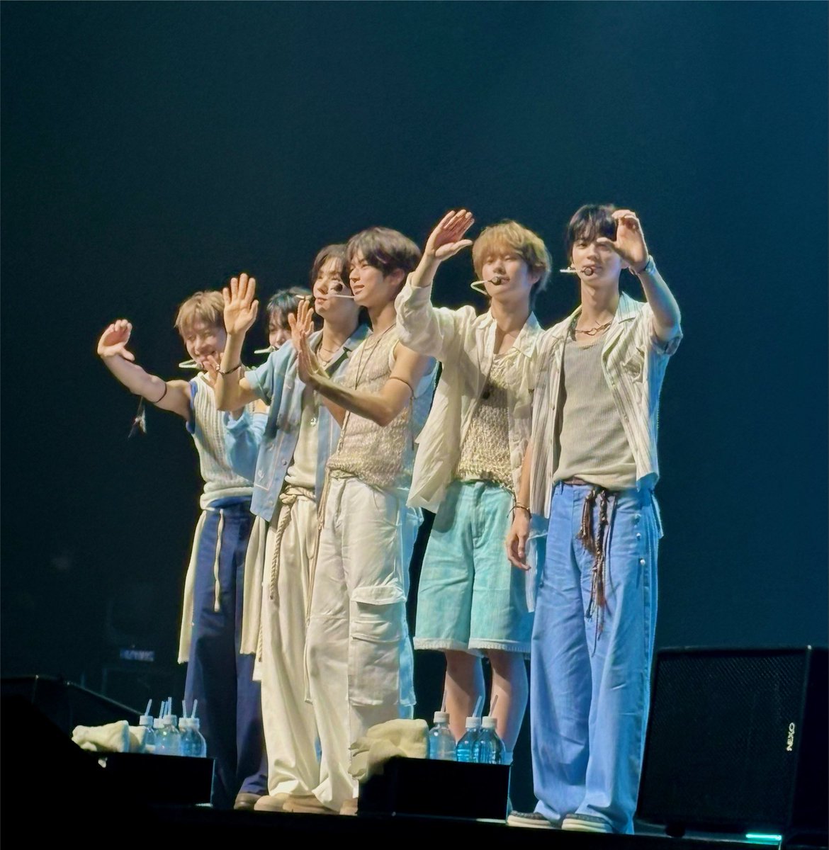 ___rru42's tweet photo. ショケ最前やったし最後確定ファンサくれてありがとうジフン楽しかった https://t.co/kM5LFnOVnf