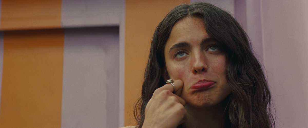 Qualleyaddict's tweet photo. Margaret Qualley in Once upon a time in Hollywood (2019) https://t.co/PJFgr9pL3a