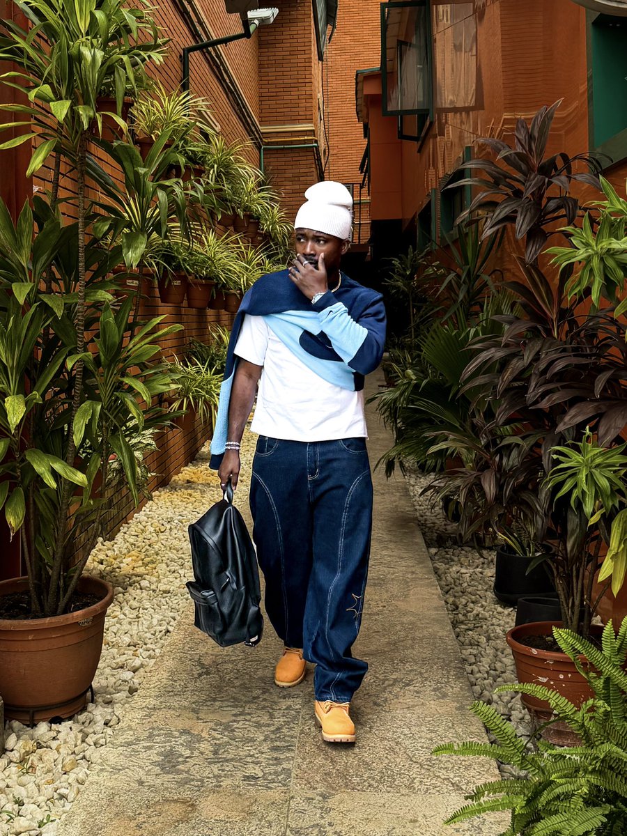 itzbasito's tweet photo. Loose clothes, tight confidence 🥶 https://t.co/lwrjUmYMfs