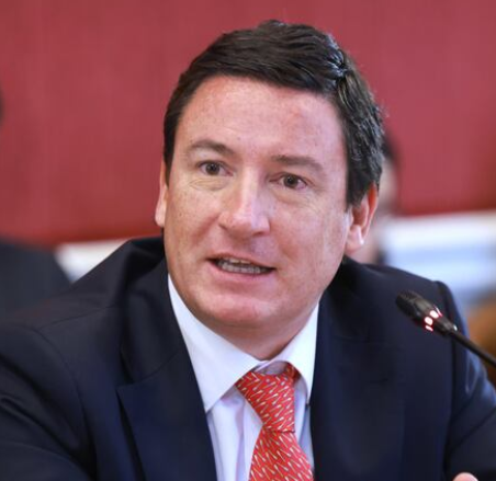 HQGatica's tweet photo. Arturo Squella cuestiona la Contraloría y sus funciones fiscalizadoras y de control del Estado. 
«Se pregunta si es correcto tanto poder en una sola persona»
Esta derecha no quieren estorbos en el desmantelamiento del Estado y están minando y desacreditando rol de la contraloría. https://t.co/WvdHpkcD1L