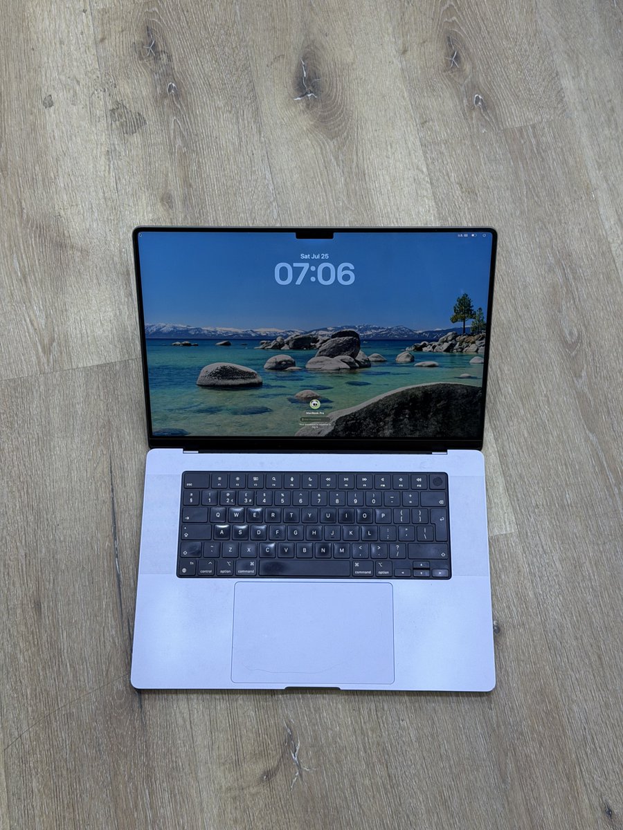yankeeplug_'s tweet photo. I have some MacBook Pro M1Pro deals going At Crazy Discount prices.

MacBook Pro M1 Pro Chip🏷️: ₦1,099,000
• 16gb / 1TB 
• 16” 

MacBook Pro M1 Pro Chip🏷️: ₦1,250,000
• 32gb / 512GB 
• 16”

MacBook Pro M1 Pro Chip🏷️: ₦1,199,000
• 16gb / 512GB 
• 14” https://t.co/7WMz9FIXKO