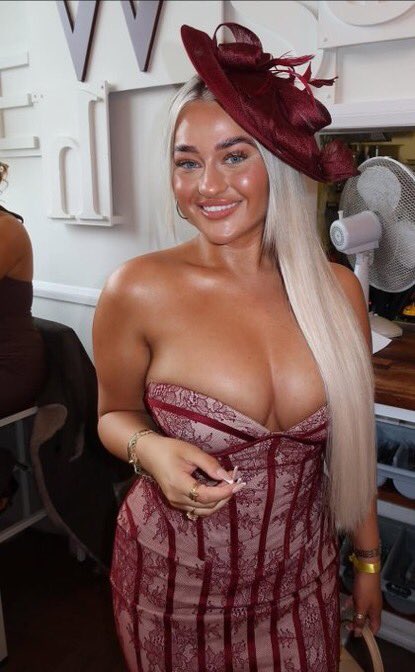 whispering1405's tweet photo. Some Big Tit Slut At The Races #baddie #hugerack #milf #Ascot #GoonBait https://t.co/XGAU6OKusS