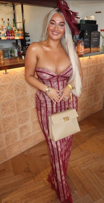 whispering1405's tweet photo. Some Big Tit Slut At The Races #baddie #hugerack #milf #Ascot #GoonBait https://t.co/XGAU6OKusS