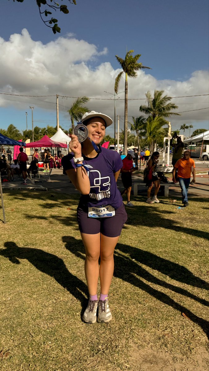 lorennasmc's tweet photo. tenho que deixar nessa rede aqui que me tornei meia maratonista ne!?

prova alvo de 2026 entregueeeee ✅🌟 https://t.co/FPBnDqRnD8