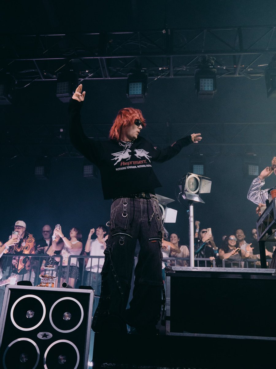 st4rorion's tweet photo. HES THE COOLEST PERSON EVERRRR https://t.co/Xb37GY9rgW